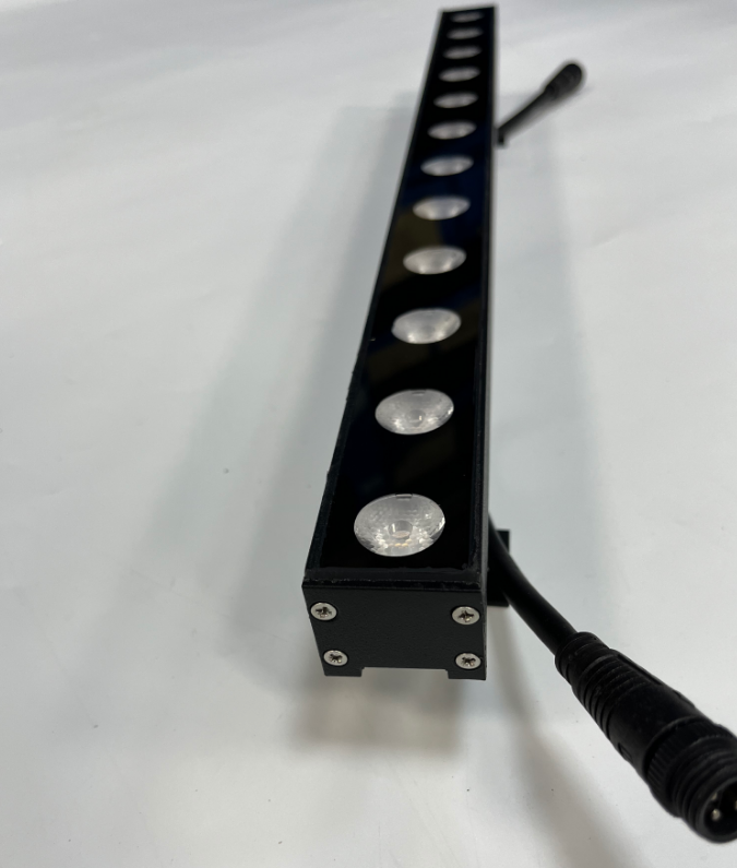 Angle 20°x60°/30°/60°/90° LED Wall Washer Lights L1000mmX52mmX72mm Size Operating Temp -10C – 40C for Indoor and Outdoor