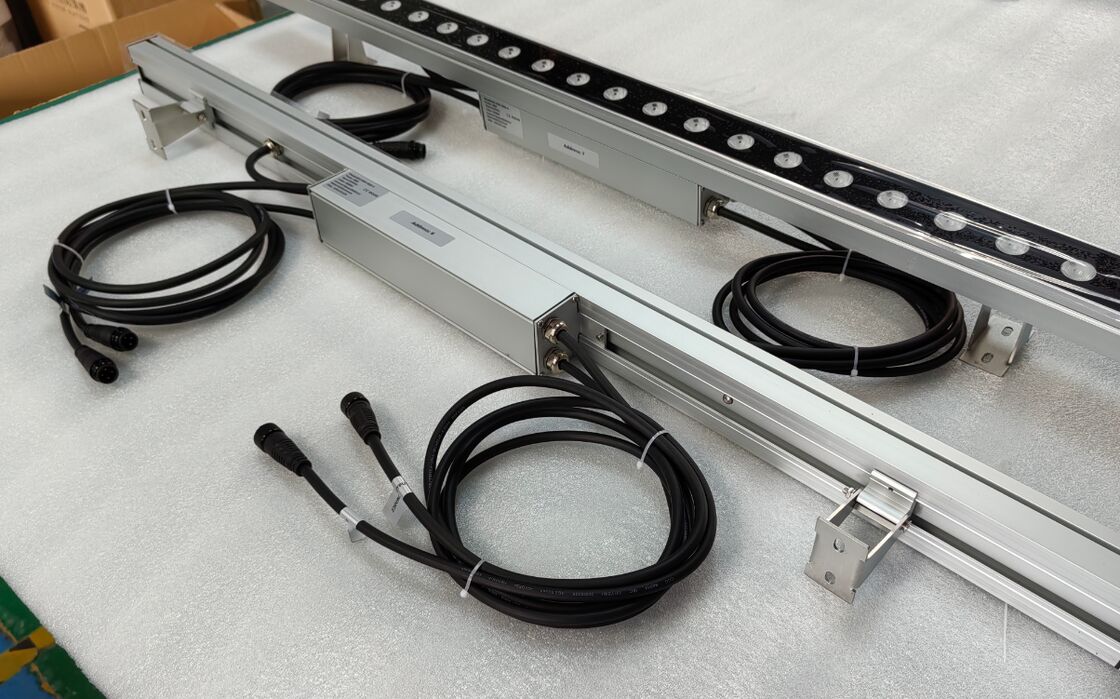 3 Years Guarantee Period LED Wall Washer Lights Aluminum Alloy 1m Length and Lighting Solution for Architectural Facade Illumination